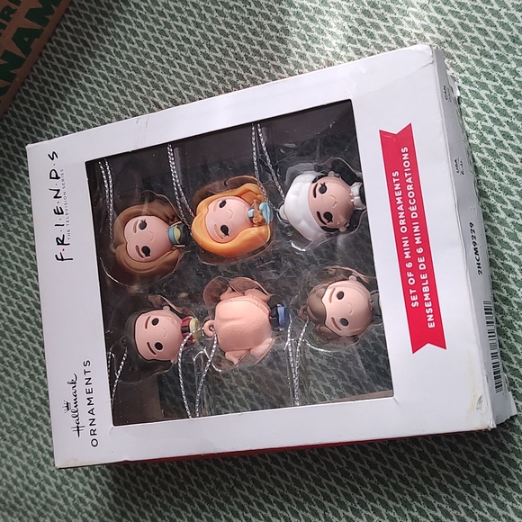 Friends Hallmark ornaments Christmas mini ornaments - Picture 4 of 6